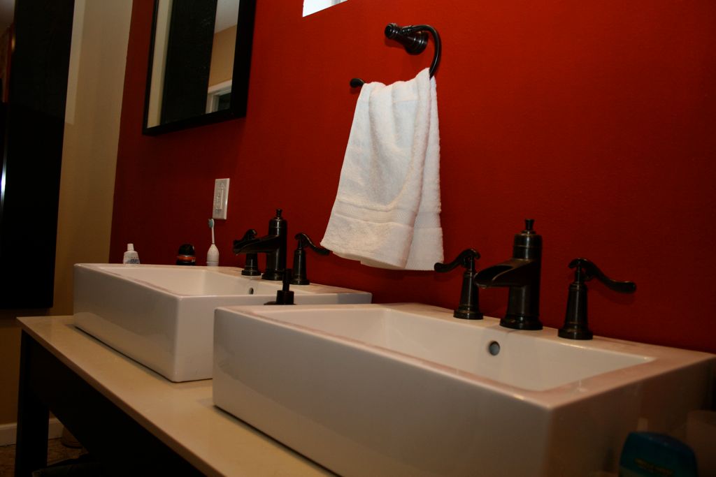 Sinks in the master bathroom