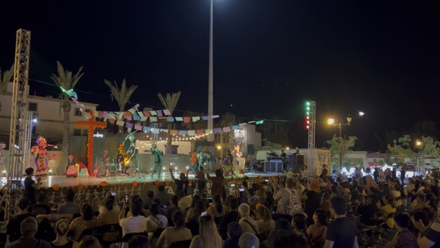 Concert in the San José town square for Día De Muertas