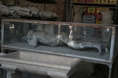 Preserved body covered in ash