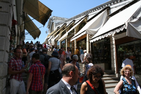 Shops on the Rialto Bridge