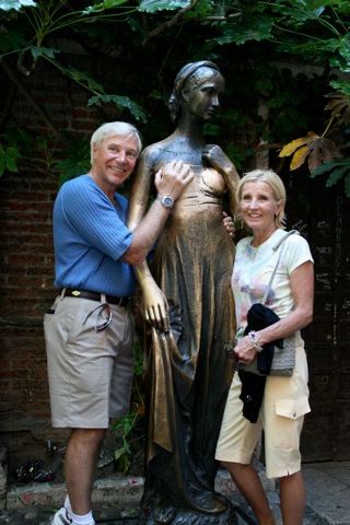 Statue of Juliet with Mom and Dad