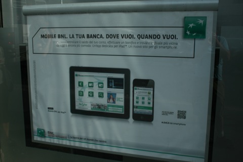 BNL bank ad for their iPad and iPhone app