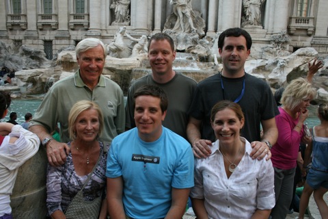 Dad, Rob, Lee, Mom, Myke, and Kelly in front of the Fontana di Trevi