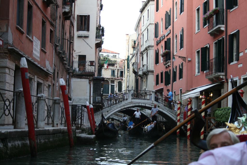 Line on gondolas