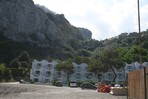 Hotel near the dive site