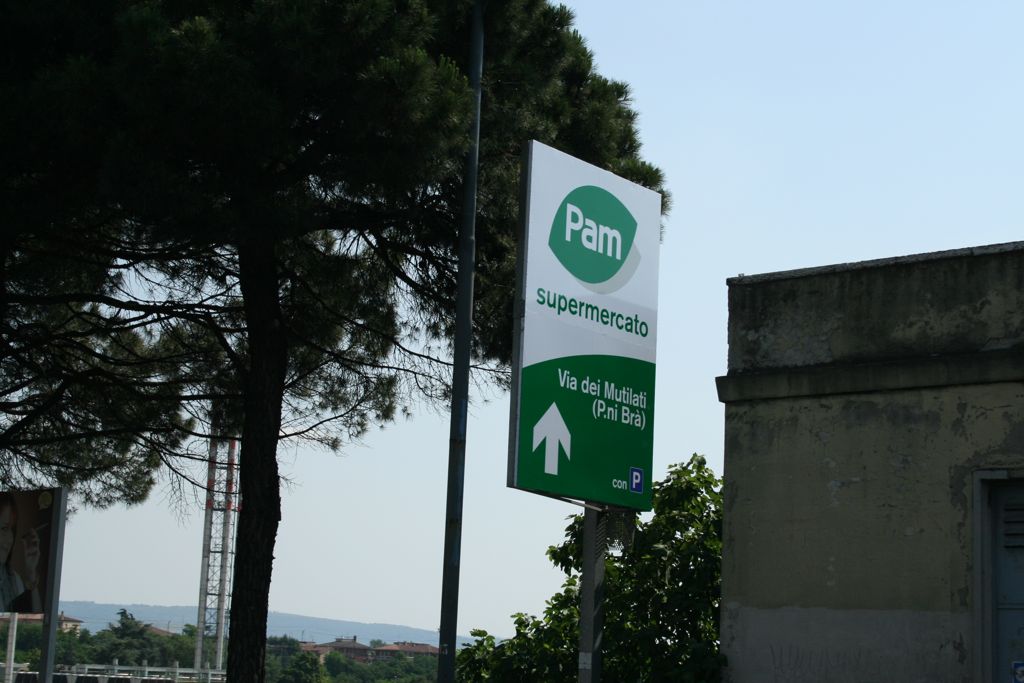 Pam Supermercato sign