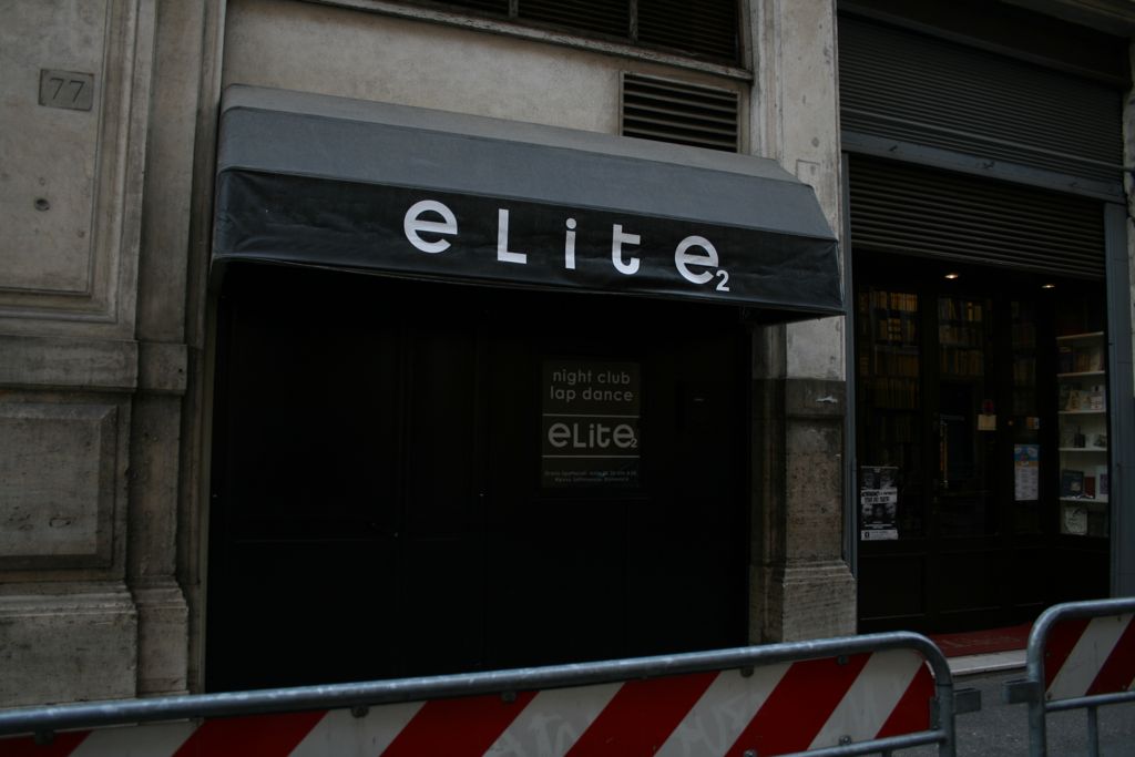 elite2: night club with lap dances