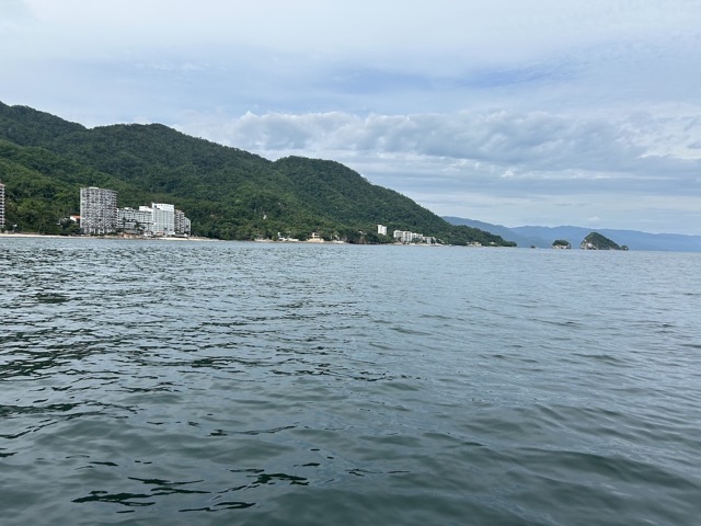 Dive site for the Princessa shipwreck...you can see Los Arcos off in the distance too