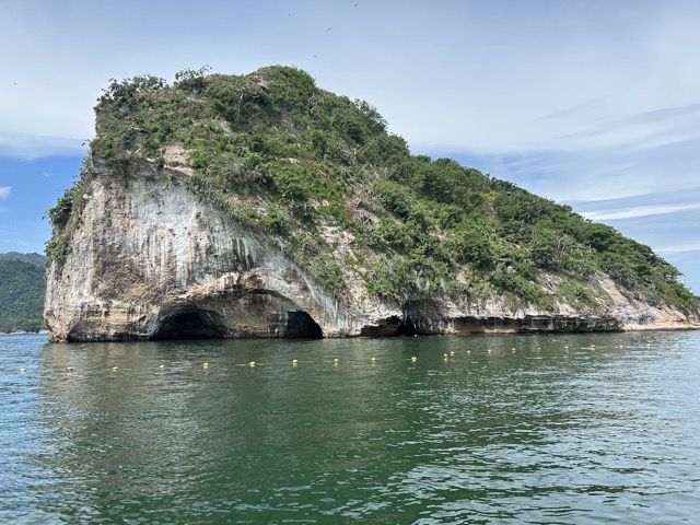 Los Arcos Aquarium Dive Site