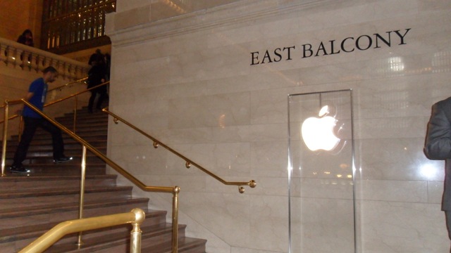Apple Store Grand Central entrance