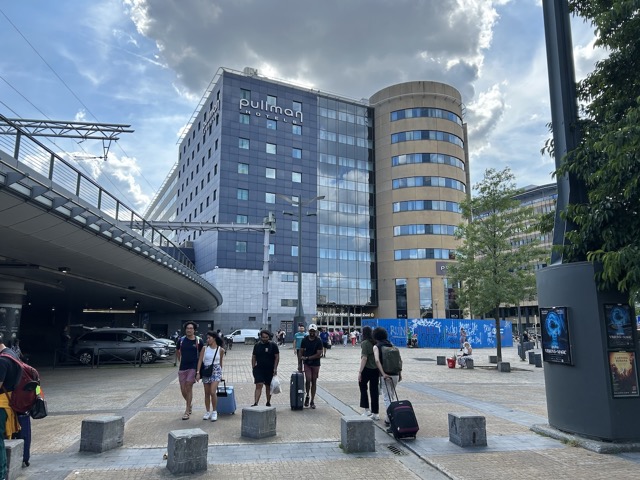 Leaving the Bruxelles-Midi train station