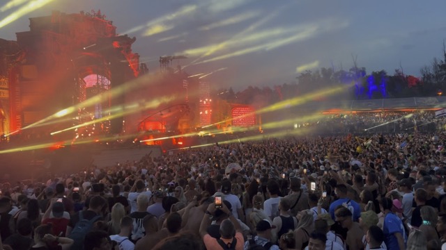 Lost Frequencies performing The Feeling