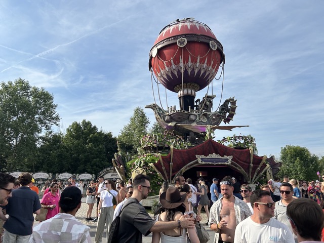 Hot Air Balloon sculpture and shops