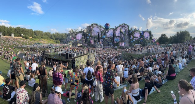 Great view of the MainStage during the daytime