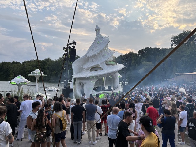 The Planaxis stage