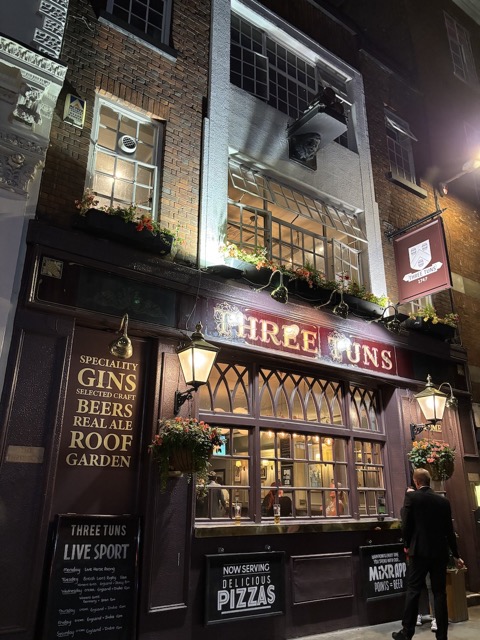 Three Tuns bar