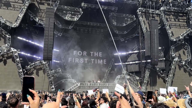 Loud Luxury takes the stage
