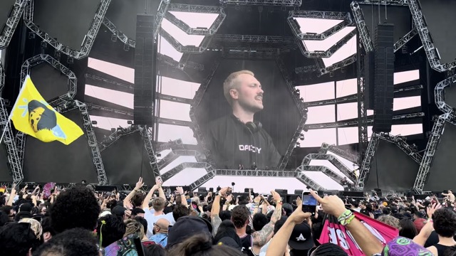 Marlon Hoffstadt playing We Are Your Friends by Justice and Simian