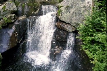 [18-lostriver-waterfall3.jpg]