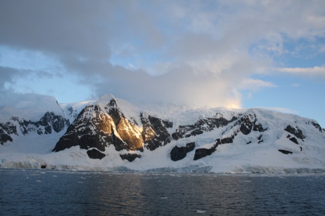 Sliver of light on the mountains