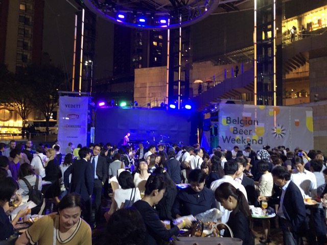 Belgian Beer Weekend stage and crowd