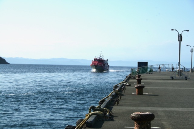 Our jetfoil boat coming in for a landing